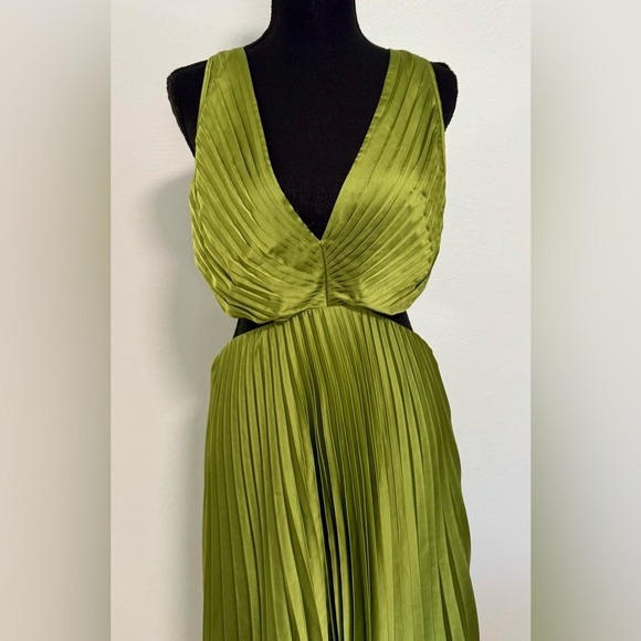 NWT Abercrombie & Fitch Green Pleated Cut Out Maxi sz Large - Picture 6 of 8